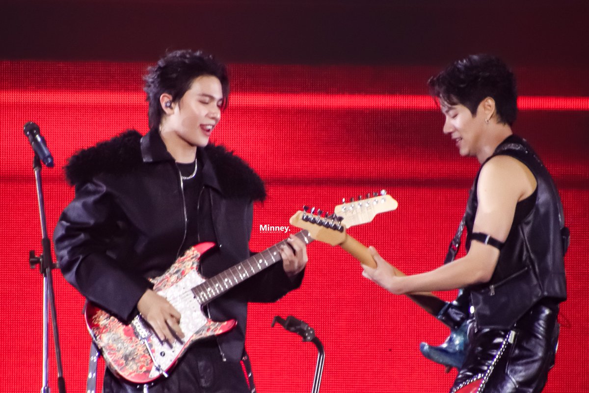 Minneymehappy_'s tweet photo. @Williamjkp1 @EstRvp @wesley_gmmtv — 260214 | @Williamjkp1 🍅
#RISERCONCERTD2 🎂
#RISERCONCERT 🎸
ʚ ═══・୨ ᴡ ɪ ʟ ʟ ɪ ᴀ ᴍ ᴇ ꜱ ᴛ ୧・═══ ɞ
#Williamjkp #WilliamEst #LYKN https://t.co/Ld1KbVb9HH