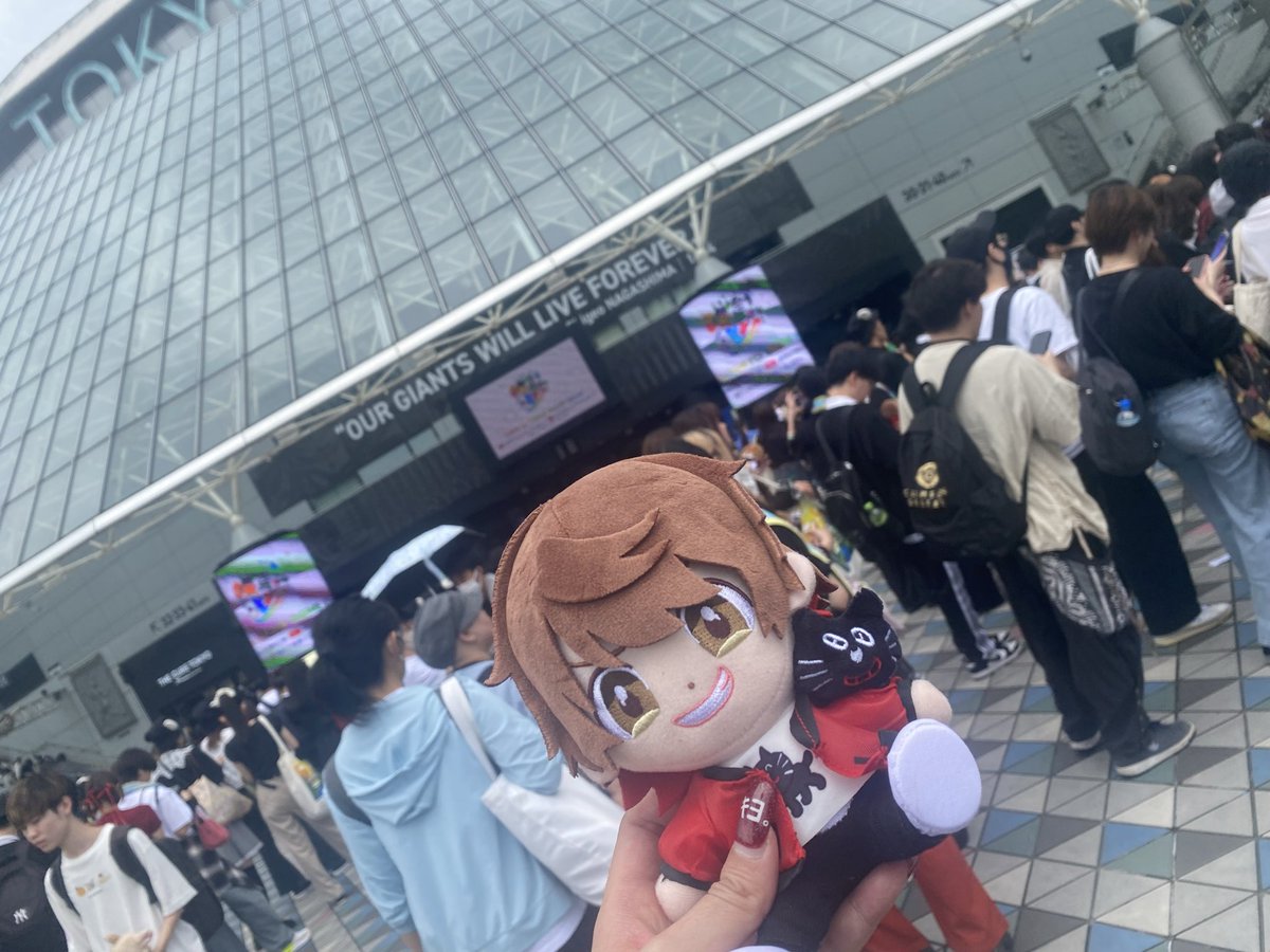 saela_yo's tweet photo. 久しぶりのライブ泣きあり。感動。みんなの掛け声。冷たい。暑い。演出🙌🏻💕︎︎
本当に良かったです。

ギリギリまで体調も良くなくて
1日目座ったりしてたけど。
ずっと自然と涙ポロリです。
応募頑張ります💪 https://t.co/ZhfAmH1JEn