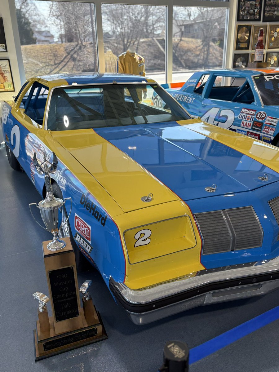 mattmaster53's tweet photo. This Dale Earnhardt first championship car https://t.co/gBM8mDKA4p