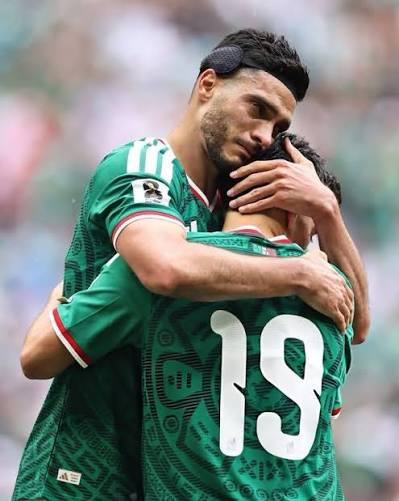 martinidaberry's tweet photo. México tuvo un beneficio único en la historia de los Mundiales: 
Fue sede 3 veces (1970, 1986 y 2026).
Jugó 17 ediciones. Jamás pasó de cuartos de final.

Paises que jugaron al menos una vez semifinales (exceptuando a los campeones):
Croacia, Turquía, Corea del Sur, Suecia, Chile, Bulgaria, EEUU, Holanda, Marruecos, Rep. Checa, Bélgica, Polonia, Austria, Portugal, Serbia, Rusia y Hungría.

México tiene 130 millones de habitantes. Nunca juntaron 11 buenos.

En el fútbol, una cosa es creerse grande. Otra, muy distinta, es serlo.
