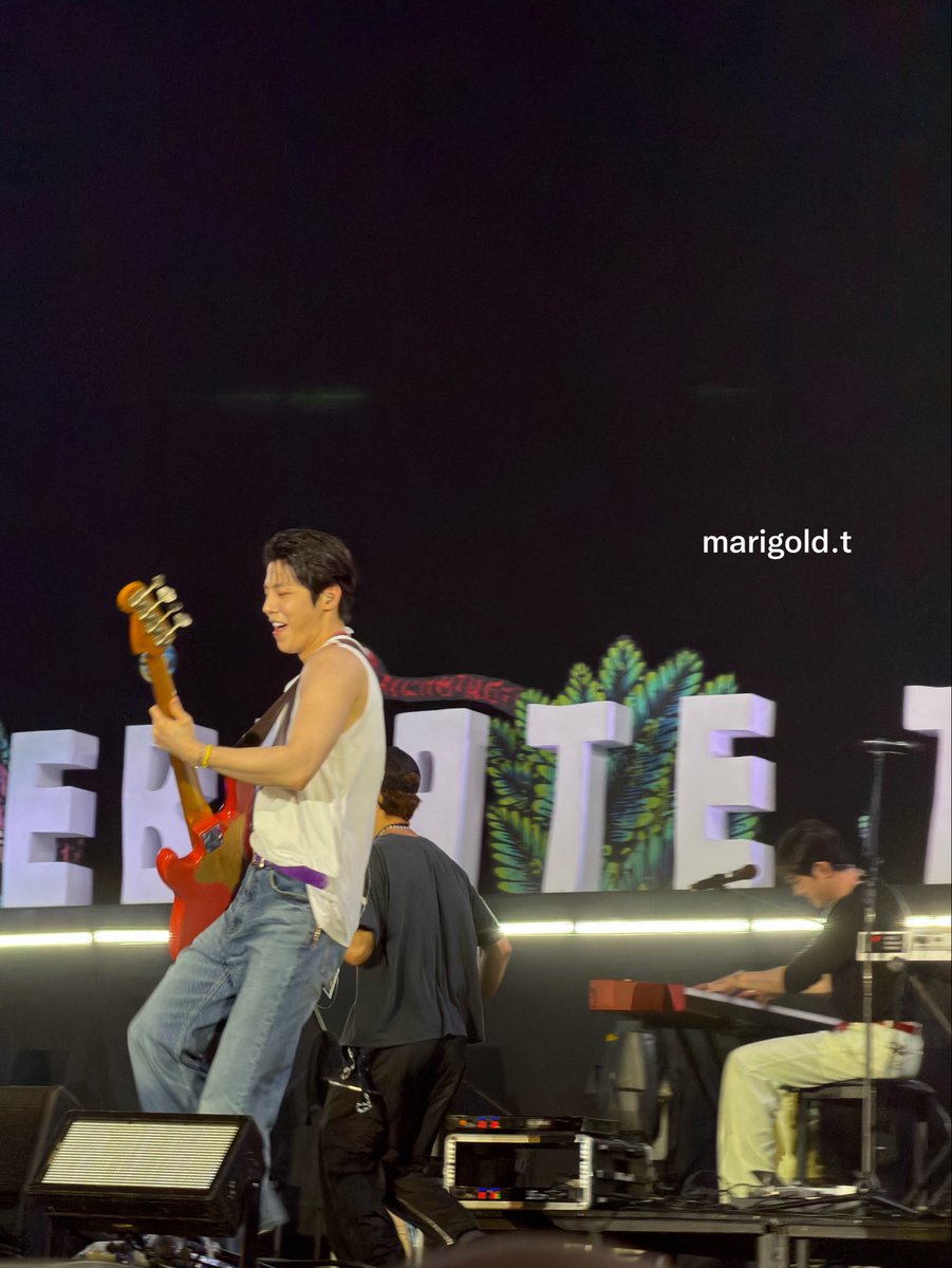 blackrosesxxv's tweet photo. The happiest person last night🫰🏻🩷 #taegyeom #therose #theroseinprambanan https://t.co/z3Ae1W9SQ2
