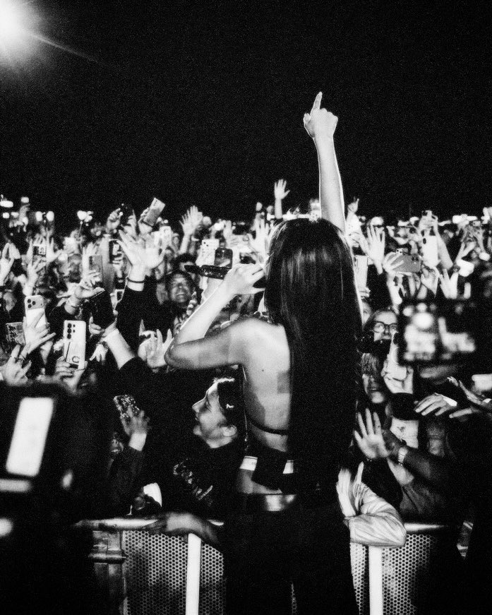 yk2aii's tweet photo. a night to remember https://t.co/Z2aAUqBkv7