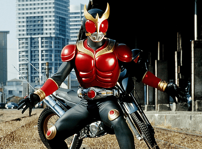 cazimi_x's tweet photo. Terminei de assistir Kuuga‼️✨✨✨
Agora os meus pontos favoritos da série:
 
- As acrobacias e controle de motos nas cenas de ação;
- O VFX (particularmente para mim) envelheceu bem;
- A criatividade do design dos inimigos;
- A mensagem de otimismo e gentileza;
+ https://t.co/ey8c9AOUuM