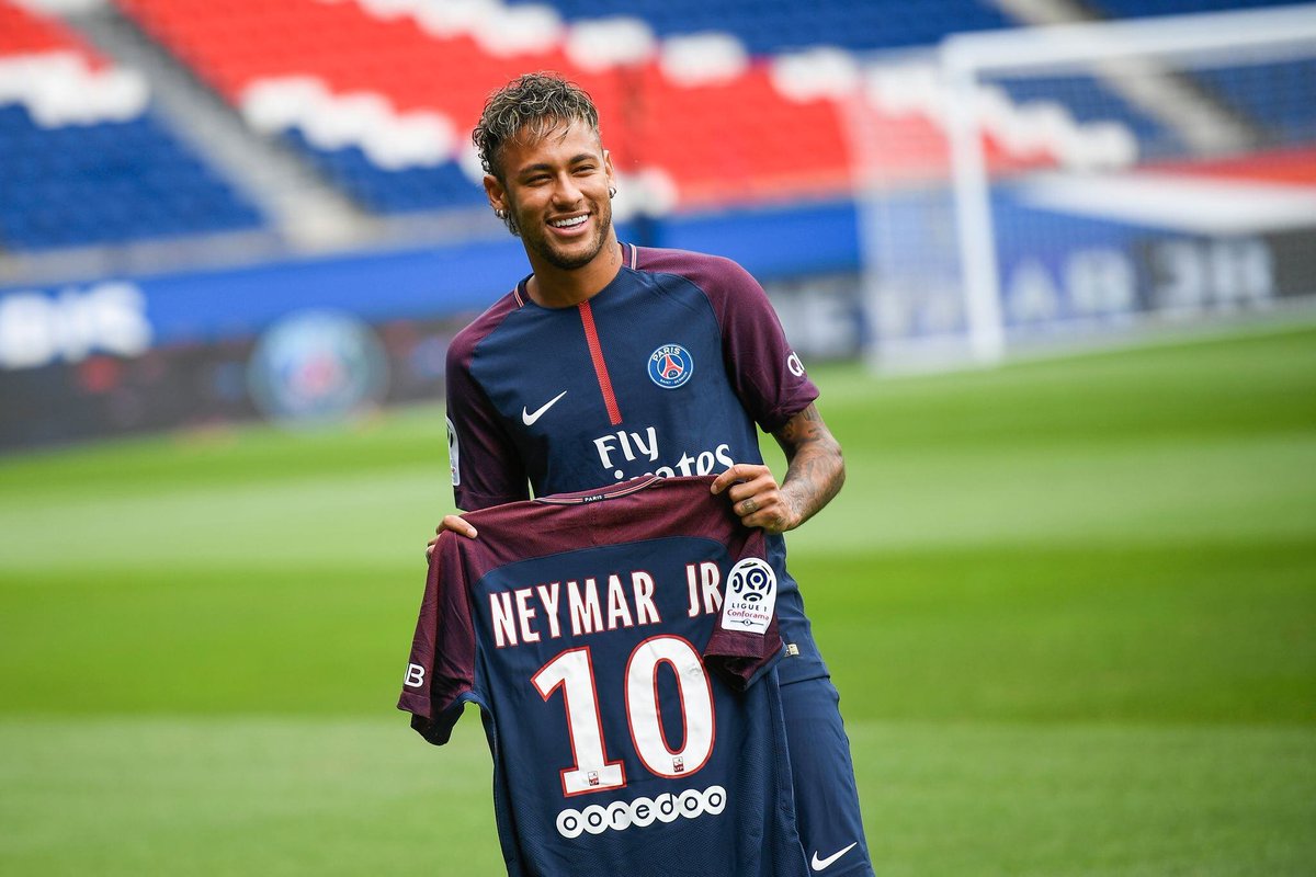 Pral_Xavier's tweet photo. @ActuFoot_ @geglobo La carrière a vrillé à partir de là. https://t.co/juERh8XK3e
