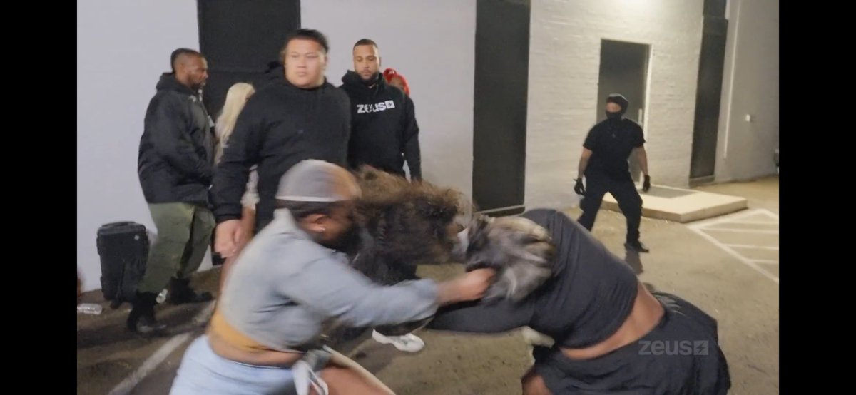 Bydneebaaby's tweet photo. Tesehki need to stop letting this bitch fight because this her second time getting dragged!! 😭🤣🤣🤣
#BaddiesUSAChapterTwo https://t.co/bEFy3DbWnQ