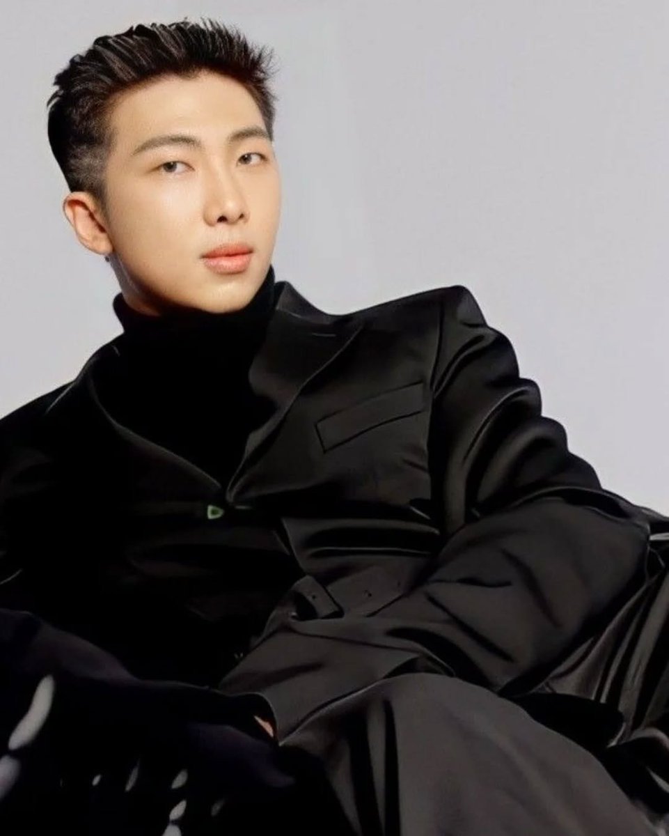 RebecaBarba's tweet photo. #DomingoDe el día especial dedicado a #KimNamJoon #NamJoon #RM Siempre he tenido debilidad por el lado tierno de las personas fuertes... Cómo Namjoon 😊🫶🏻💜 존재해줘서 고마워요 💜#MiGrupoFavoritoDeKPop BTS (방탄소년단) 💜🇲🇽💜🇰🇷💜 🫶🏻 ❤️🫰🏻🩷 ᗷTS⟭⟬ 🅐🅡🅜🅨 https://t.co/9mRhI0xuyW