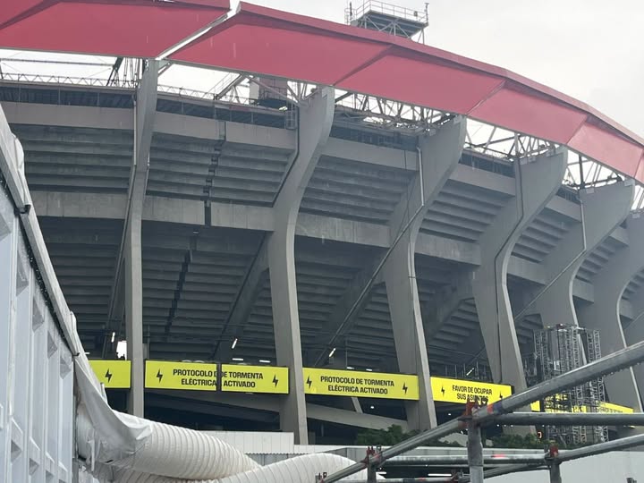 Planoinforma's tweet photo. ⛈️ ¡Cambio de horario! ⏰🇲🇽🏴

Debido a la amenaza de tormenta, el inicio del México 🆚 Inglaterra se retrasa. El balón comenzará a rodar a las 7:00 p.m..
#Deportes https://t.co/9vCCqVvNkc
