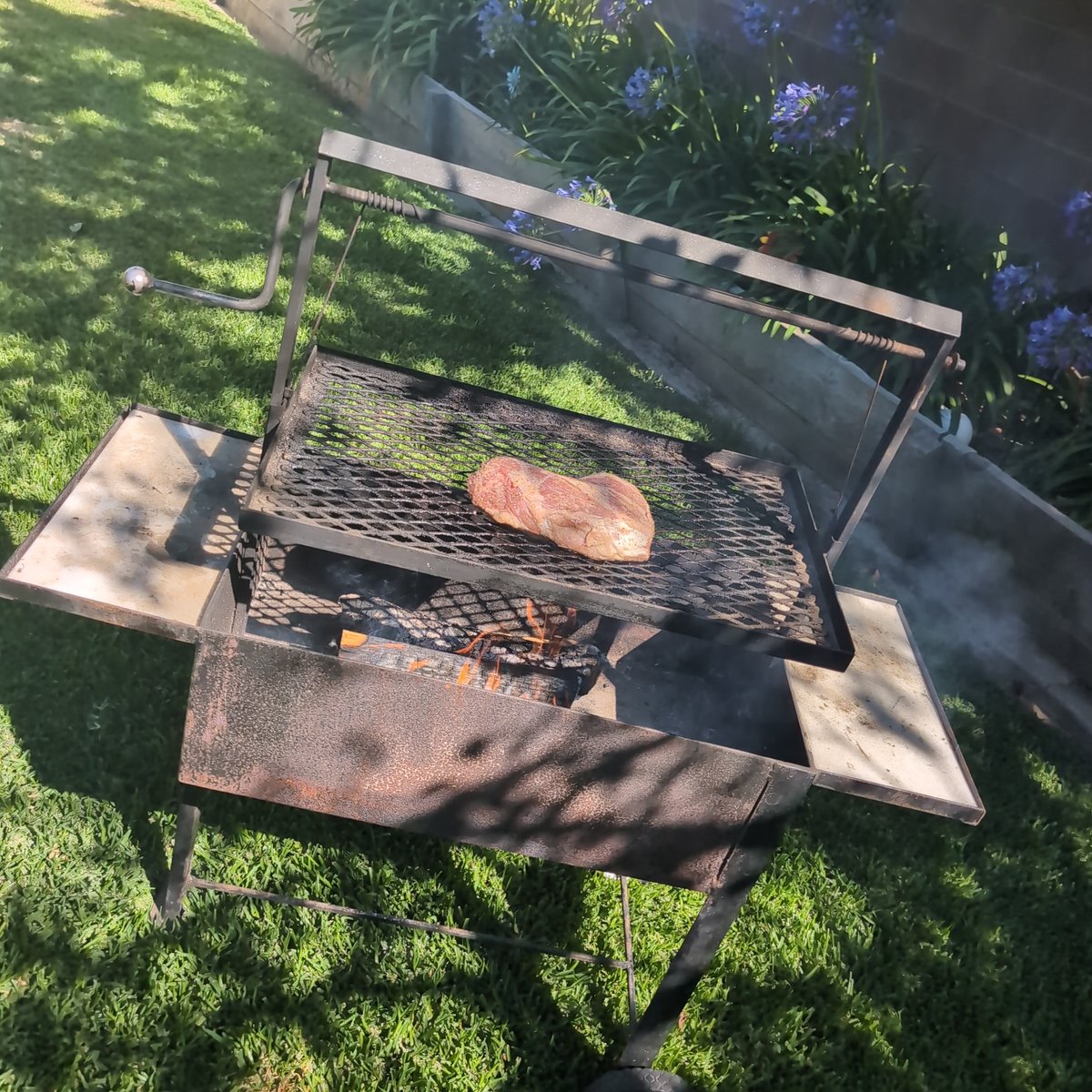 amazengrce's tweet photo. @AandGShow You need a Santa Maria style bbq. Otherwise you're at the mercy of your dopey little grate.  Use better tools, get better results. https://t.co/oq7tr0dyYb