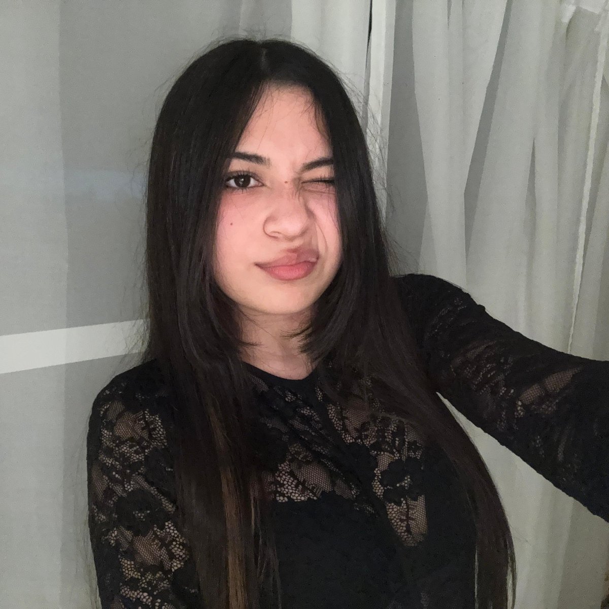 mclarenbitchie's tweet photo. holii soy emi (18, 🇦🇷) eee mclaren o bala, LN1 FC43 supporter (y AKA12 ambeses) nada, escribo AUs, soy copada, me gusta interactuar🤑
Por otro lado, también soy swiftie y rubier= INSOPORTABLE🥰
doy FB <333 
#integracionformulera #f1twt
@Val_ColLec @formug1rl @softln1 https://t.co/d2fuB94F5I