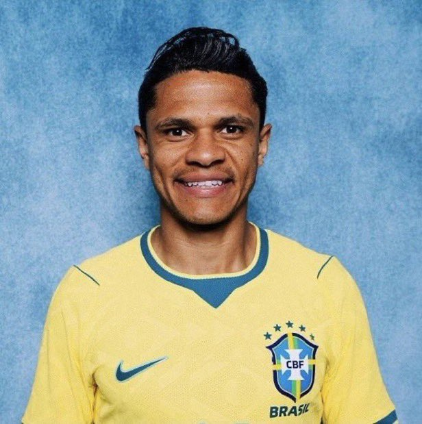 futtmais's tweet photo. Foi muito questionado na convocação, mas o Douglas Santos foi um dos jogadores mais regulares do Brasil na Copa do Mundo.

Nenhum dos gols foi construído do seu lado. Muito seguro defensivamente. https://t.co/aFK2rbmAD8