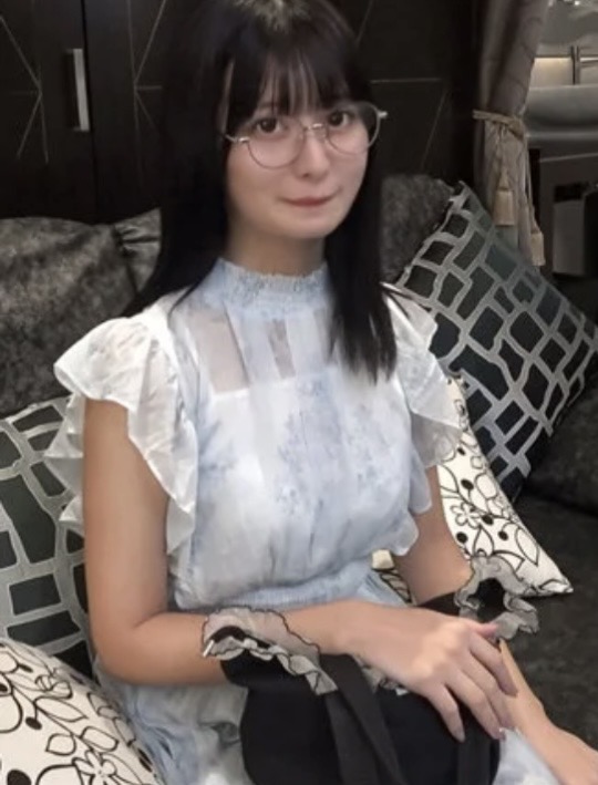 avwatchnews's tweet photo. 歴代のメガネっ子女子のNo. 1は100%この子です https://t.co/Kk9HyMYHpz