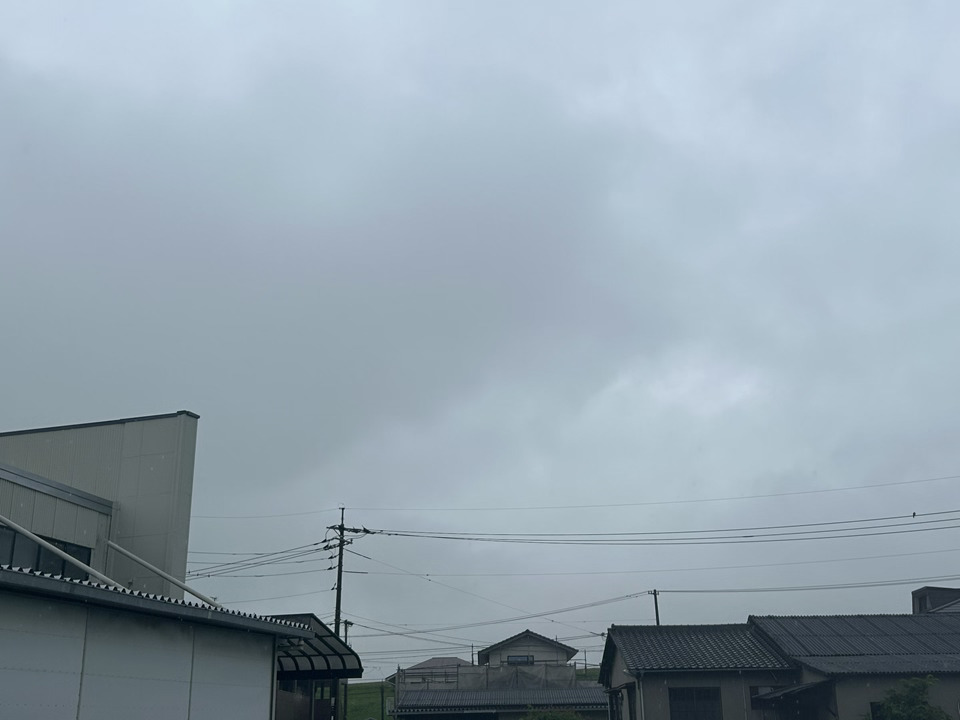 SasabePrinting's tweet photo. おはようございます。雨降りの #倉敷市 です。
今日は雨時々曇
最高気温25.9℃予報です。

“「この味がいいね」と君が言ったから 七月六日はサラダ記念日”
で今日はサラダ記念日です。
もう若い世代の人は知ら��いですよね…。

本日もよろしくお願いします。
#印刷会社
#企業公式相互フォロー https://t.co/Igm4W9bLC2
