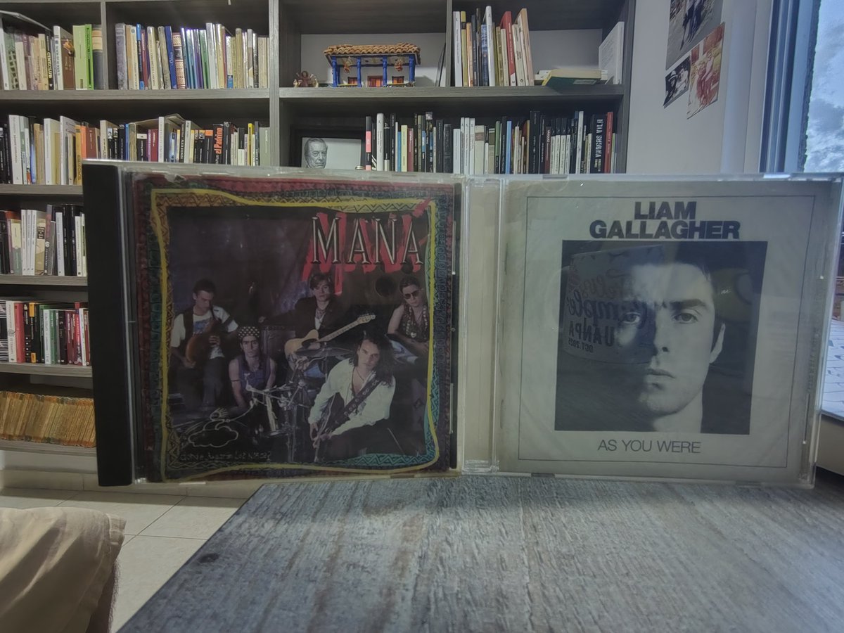 Pablo60182's tweet photo. No lo sabía...pero en mi colección de CD'S tengo la polémica del momento en internet https://t.co/MPvCBWVPo4
