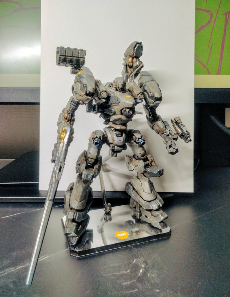 bamboo_hawk_tak's tweet photo. #ArmoredCore6 Loader4プラモデルを模写してみた。
スケッチ難しいですねー。でも先日の連続投稿で描けば上手くなると分かったので、ぼちぼちやってみます。
プラモだって、スケッチに使うだけなら未塗装でも良く、積みプラモが沢山あるので(笑)、とっとと組んでスケッチしてみましょう。 https://t.co/ZASYDvMd1z
