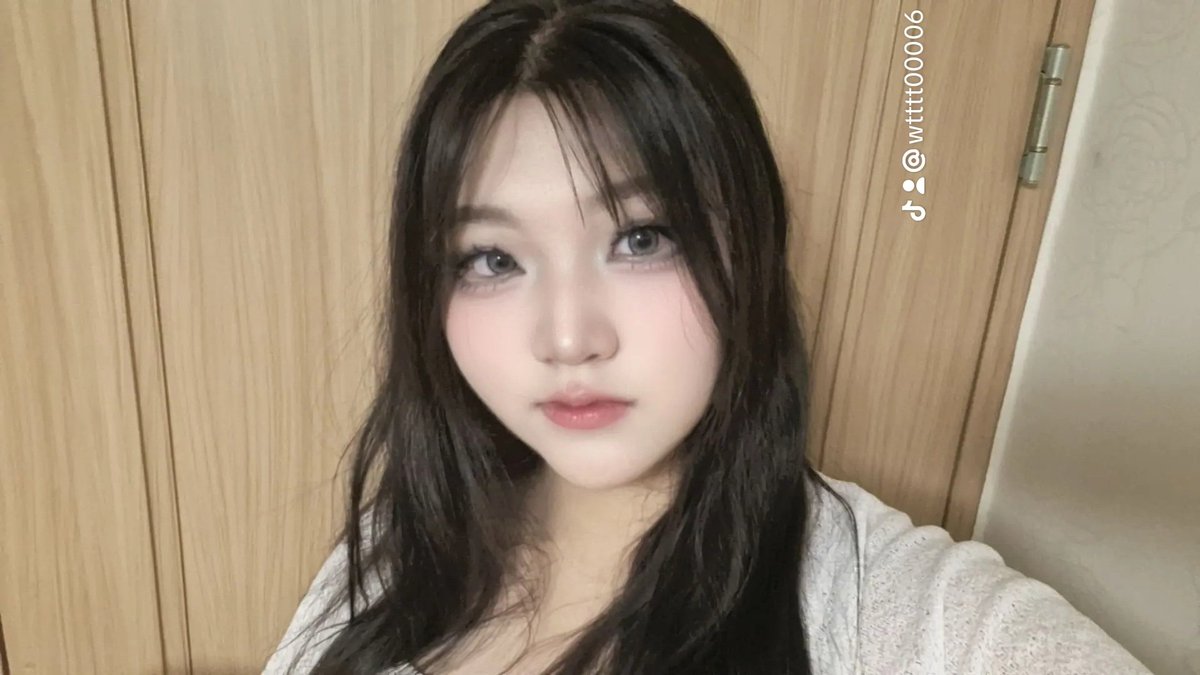 vvayy00's tweet photo. 사실 요즘에 코스말고 그냥 메이크업 하능데 빠졋서요ㅋㅋㅋㅋ쿠ㅜ 갸루랑 스모키 임니다// https://t.co/s7Z9UurGrU
