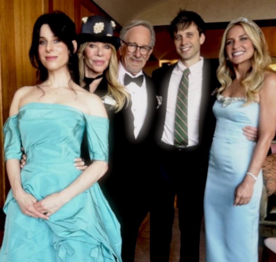 TheSwiftSociety's tweet photo. 📸| The Spielbergs for Taylor Swift and Travis Kelce's wedding https://t.co/LlhYJ6US1e