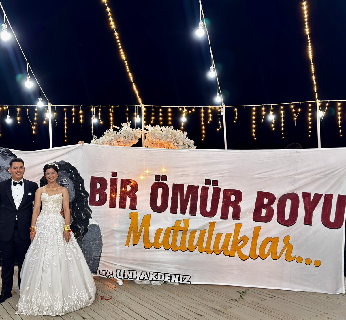 uAAKDENIZUNI's tweet photo. Akdeniz Bölge Eski Temsilcisi ve aynı zamanda eski grup temsilcimiz Mehmet Ekin Öztürk ve kıymetli eşi Melissa hanımefendi'nin düğününe katılım gösterdik. 
Öztürk çiftine bir ömür boyu mutluluklar dileriz

#ultrAslanUNI
#uAAKDENİZUNI https://t.co/OzKhOQotIw