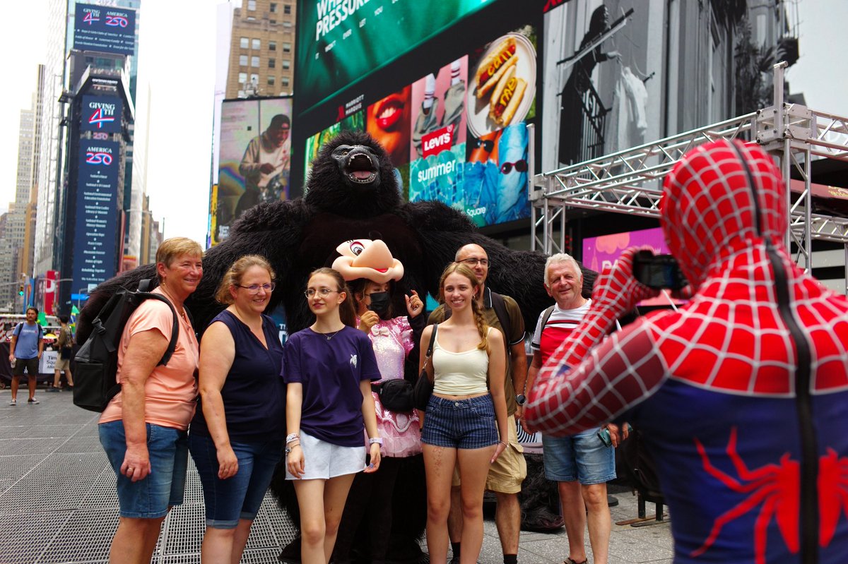 nieemaan's tweet photo. Today’s Time Square #timesquare #norway #haaland https://t.co/fyFA1TYqYm