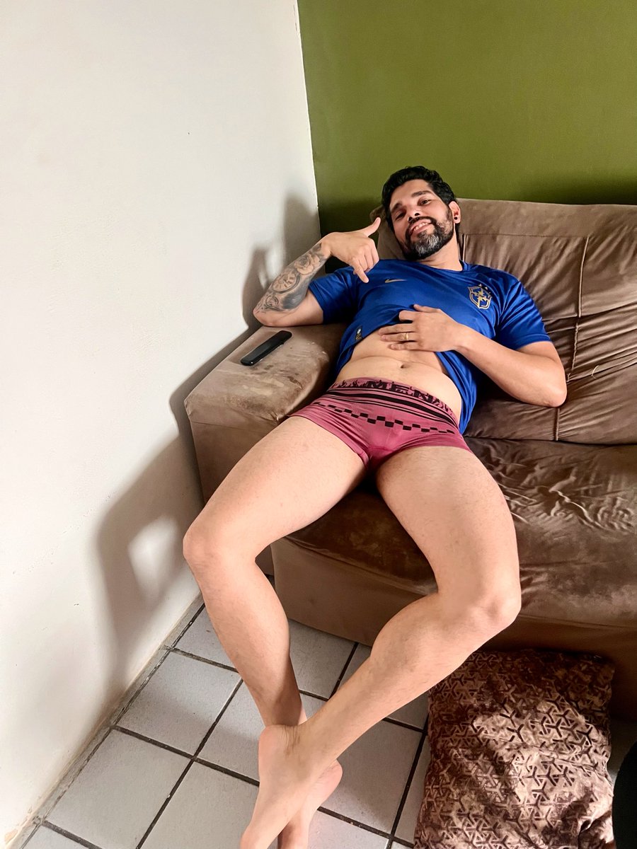RobertoFontesHC's tweet photo. O Brasil perdeu… mas eu ainda posso te dar um motivo bem melhor pra ficar acordado hoje. 🍺😈

Vou abrir essa cerveja, tirar a camisa da tristeza e transformar essa noite em conteúdo que você não vai ver aqui no X.

Assine aqui 👇🏼
https://t.co/K5YYinyP8D https://t.co/UzSb9P6Hme