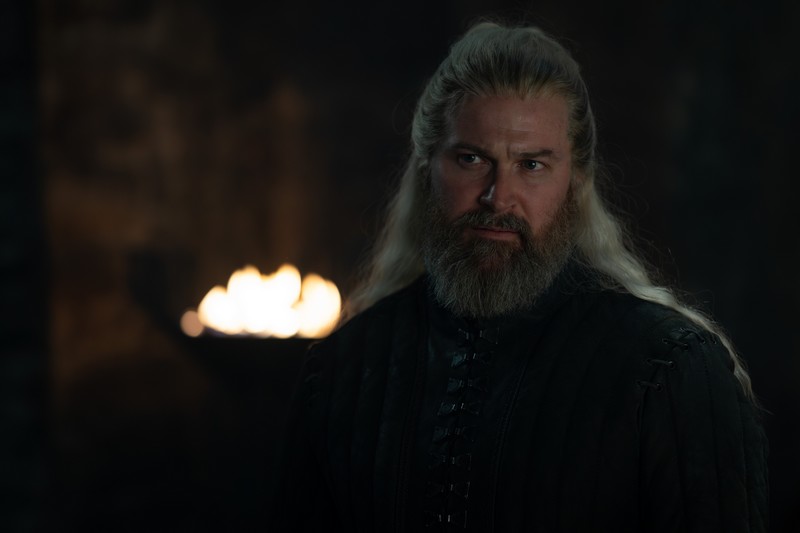 StarryMag's tweet photo. .@HouseofDragon fans learn more about "Hugh," his service of Queen Rhaenyra, riding dragon Vermithor and much more watching reporter @LilMissAnthropy's exclusive interview with star @kieranbew at https://t.co/F2ZWTOFM63! #HouseoftheDragon #HOTD https://t.co/EQYMjCpaDA