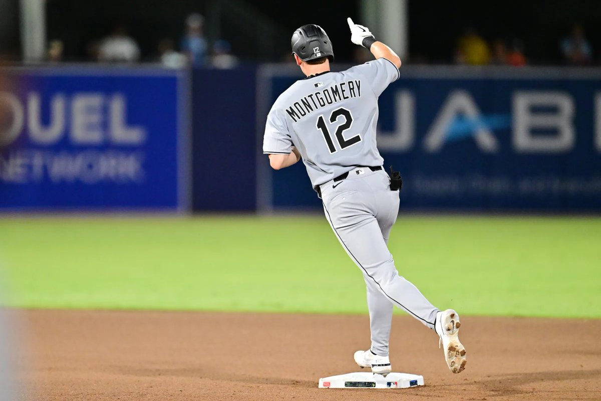 Plesac19's tweet photo. Colson Montgomery hits his 23rd 💣… the @whitesox continue to get off the mat and deliver … drop games 1&amp;2 in heart breaking fashion …then bounce back and win the next 2 in Cleveland.. 7-6 winners on Sunday. Back on top in A.L. Central. https://t.co/dI9iQy6ICb
