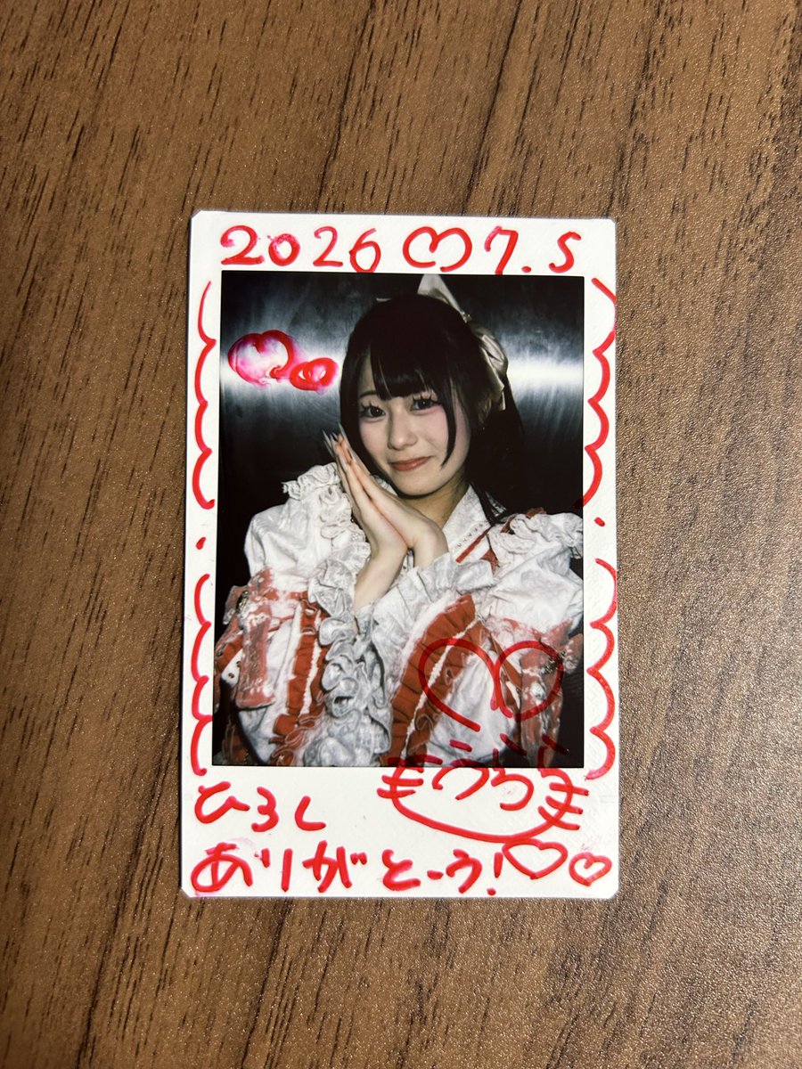 initial_piro's tweet photo. 7/5 新宿WALLY✨
持って行くの忘れちゃった😅ゴメン
その衣装暑そうだから熱中症気をつけて🍺
リボン👍
#うららびより https://t.co/Dog3TReoTY