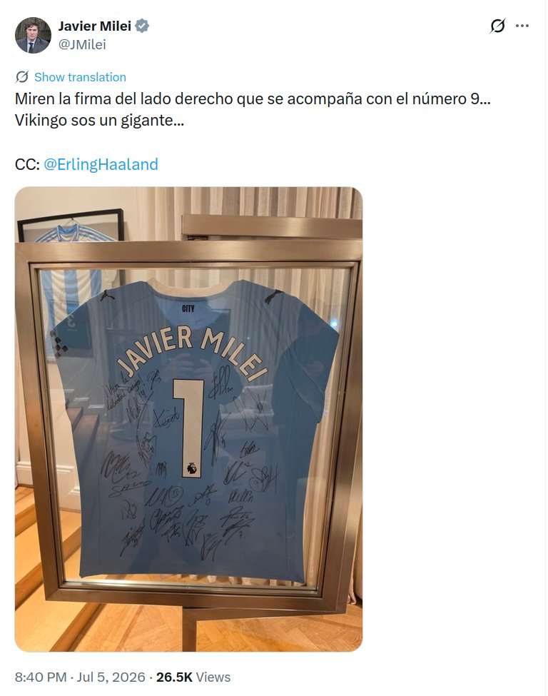 mis2centavos's tweet photo. Está en Olivos con el de barba y gorrita que le cuida los perros que le quedan. https://t.co/4vdjsEYDOU