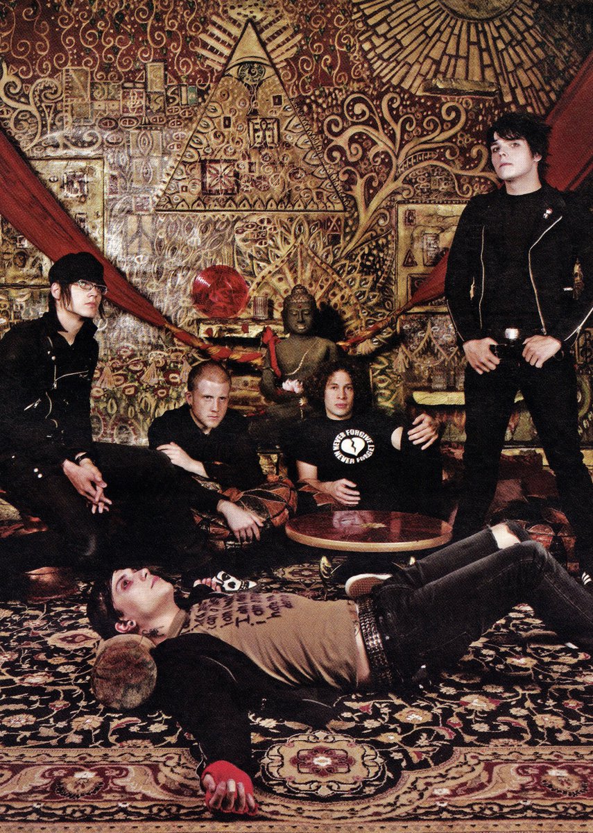 frnksource's tweet photo. My Chemical Romance for Rolling Stone Magazine, 2005. Photo by Peter Yang, my scan. https://t.co/uclK1fPHfP
