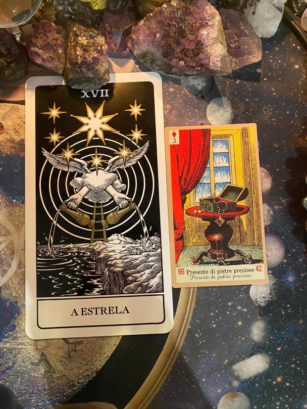 tarot_babayaga's tweet photo. ☽◯☾ semana para PEIXES ♓︎

— É cura que vocês querem? Então é cura que vocês, piscianos, terão! Uma semana leve, tranquila, de sonhos sendo realizados e curas acontecendo. No trabalho mal entendidos serão resolvidos, pessoas que foram injustas com você pedem desculpas. Sonhos no campo da carreira enfim são conquistados. Aquela vaga dos seus sonhos naquela empresa que você tanto almeja pode de fato acontecer. Desempregados também conseguirão um emprego que vai te permitir voltar a ter esperança em uma vida melhor. Financeiramente a semana também vai abundar e muito dinheiro vai chegar, podendo permitir que invistam em bens materiais para seu conforto. No amor, quem está num relacionamento viverá uma semana leve, feliz, com a certeza de que escolheu a pessoa certa. Solteiros vão conhecer uma pessoa especial e que vai agregar na sua vida, inclusive profissional.

COMENTE: Tenho muita fé no futuro.