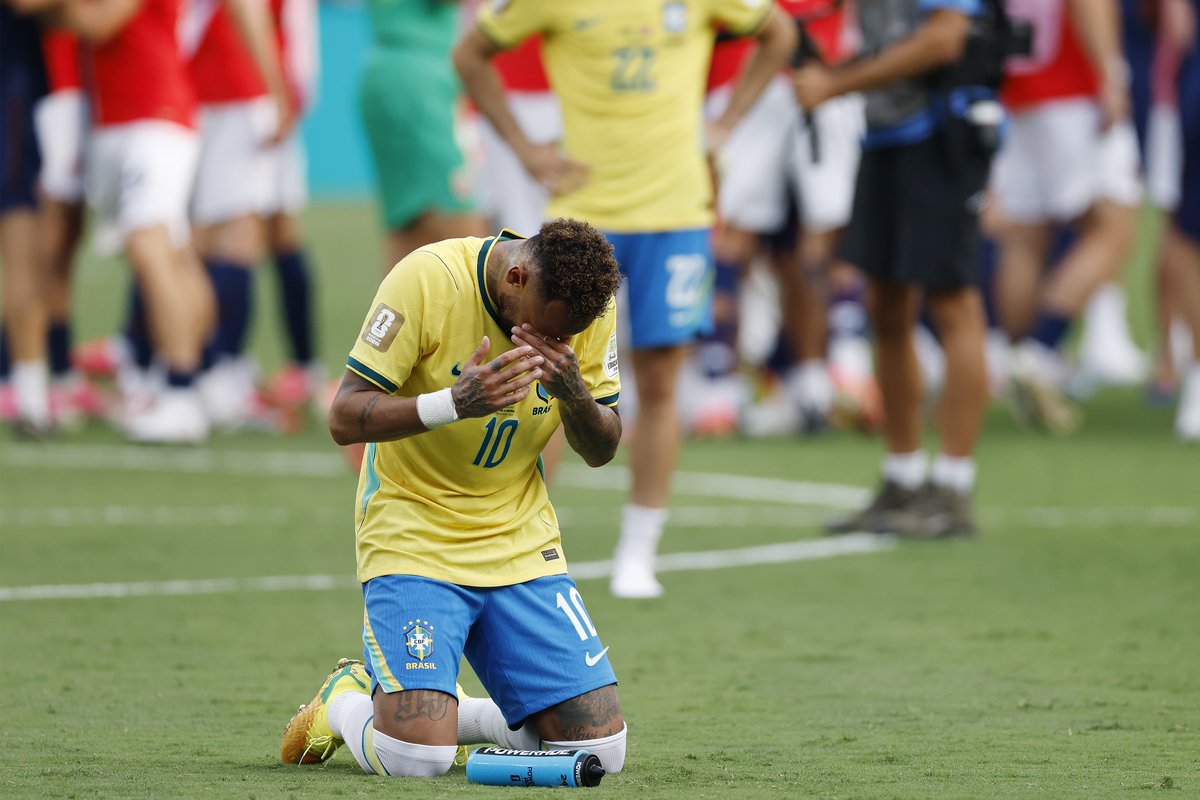 CGTNSportsScene's tweet photo. 💔#Brazil’s 2-1 loss to #Norway wrote a brutal line into #Neymar’s legacy...

📊He becomes the 2nd Brazilian to play in 4 #WorldCups (2014, 2018, 2022, 2026) and win none. The 1st was #ThiagoSilva.

💢Neymar &amp; #Pelé are also the ONLY Brazilians to score in 4 different World Cups. https://t.co/phJKF6MHKS