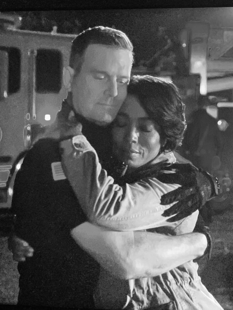 WistfulInkling's tweet photo. Could this embrace be any more wholesome?? 😭 https://t.co/UQk0TM0KFy