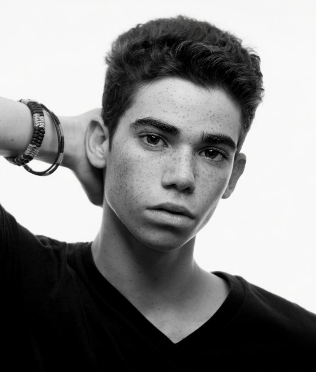CartoonsOTMoon's tweet photo. Hoy ya son 7 años del trágico fallecimiento de Cameron Boyce. https://t.co/IundocuKWD