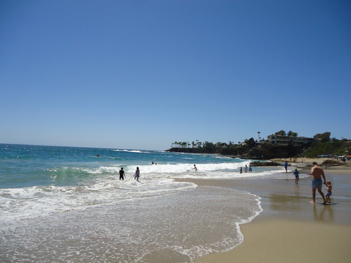 bellee0716's tweet photo. ice cream and beach #summervibes https://t.co/j126xBRBLD
