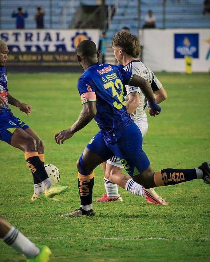 CSEmelec's tweet photo. 🔚 ⚽ Final del partido.

#DSCxCSE 1-1
#VolviendoASerEmelec #LigaEcuabet https://t.co/pMLklBikLa