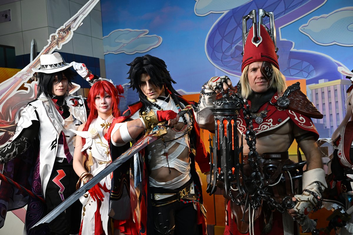 PlayWarframe's tweet photo. When worlds collide at #AnimeExpo 2026!

Huge thanks to @honkaistarrail and everyone who stopped by the booth for this special photo moment featuring @HokuProps, @taryn_cosplay, @mellign_ , @czbb0709 and @_wendydydydy. It's always a joy to celebrate creativity and community together!