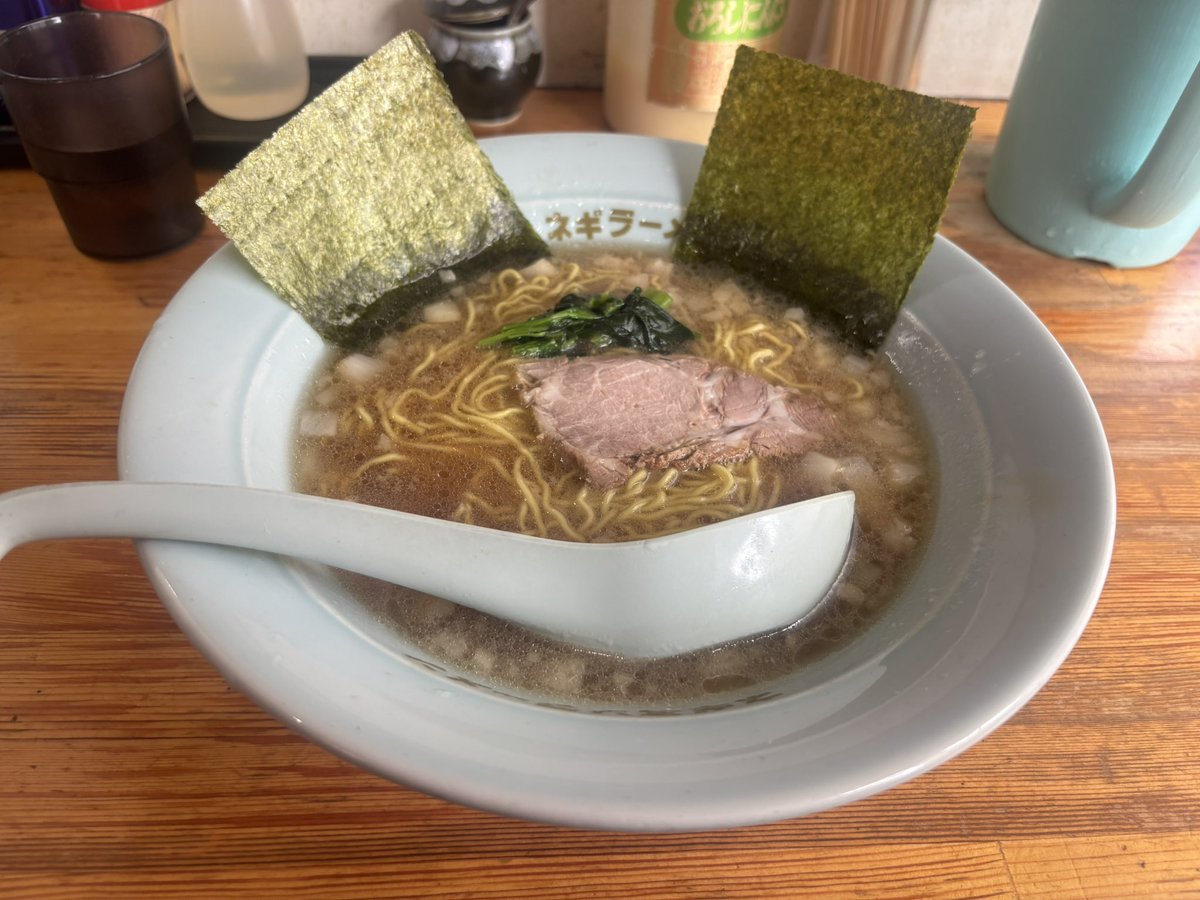 kuriboo4720's tweet photo. ラーメンショップ椿上彦川戸店さん‼️
モーニングサービスラーメン
朝ラーへ🚗💨💨💨
590円でいただける嬉しいサービス🍜✨
シンプルだがそれがいい👍✨
スープ旨ー🥳✨
玉ねぎシャキシャキいい✨
美味しかった🕊️✨
ご馳走様です😋
#ラーメンショップ https://t.co/cv69jhmM0R