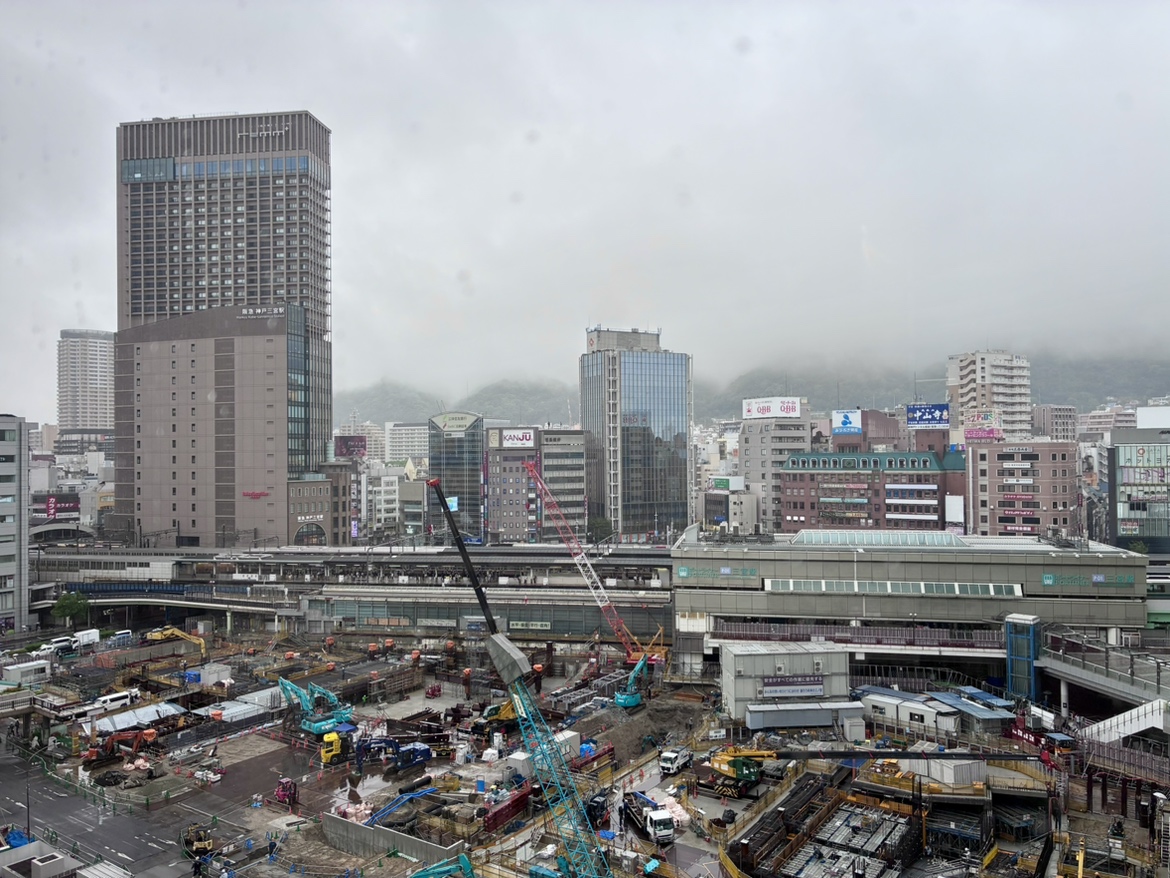 OKRS_PR's tweet photo. おはようございます。
#神戸 は雨🌧️

雨の月曜日はなかなか調子が上がりませんね😶‍🌫️
ぼちぼちでやっていきましょ～！

#企業公式つぶやき部
#企業公式が毎朝地元の天気を言い合う
#企業公式とつながりたい https://t.co/keQuTt7RT8