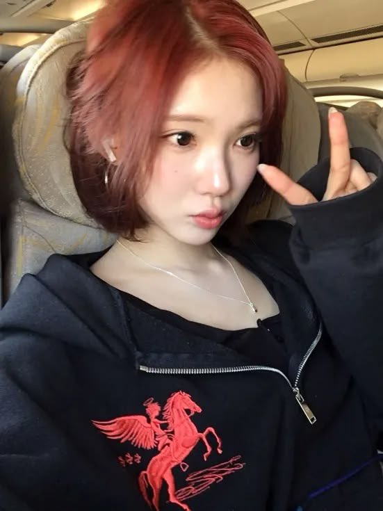 heeaaors's tweet photo. 연한 화장 너무 좋으네 https://t.co/wHJAoGaO9P