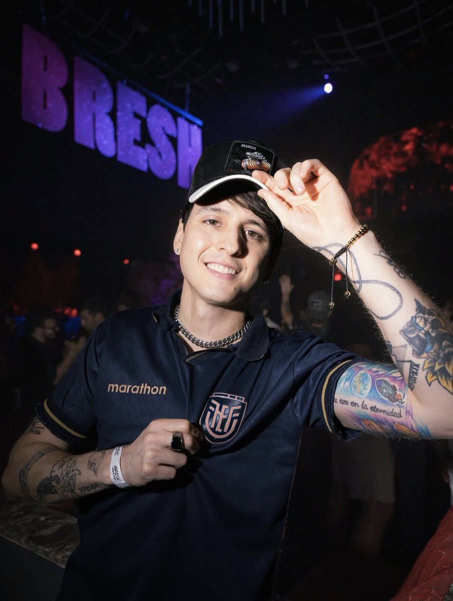chrisveleznews's tweet photo. 📲|| Christopher en el reciente post de Bresh 🌸

#ChristopherVelez https://t.co/VrrWgNfIcG