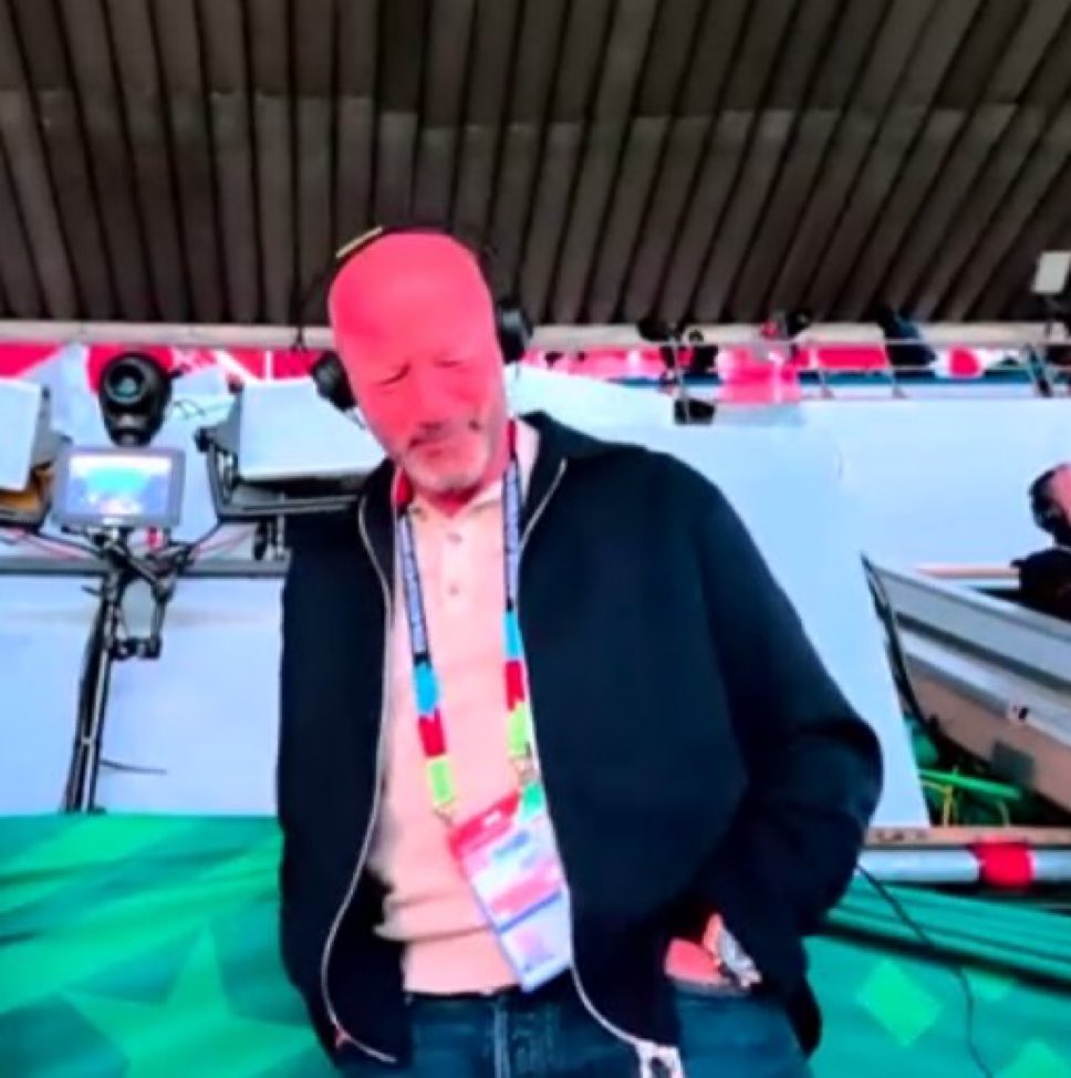 The_Forty_Four's tweet photo. Alan Shearer is fuming about the kick off delay…😡 https://t.co/Tywe54Myrc