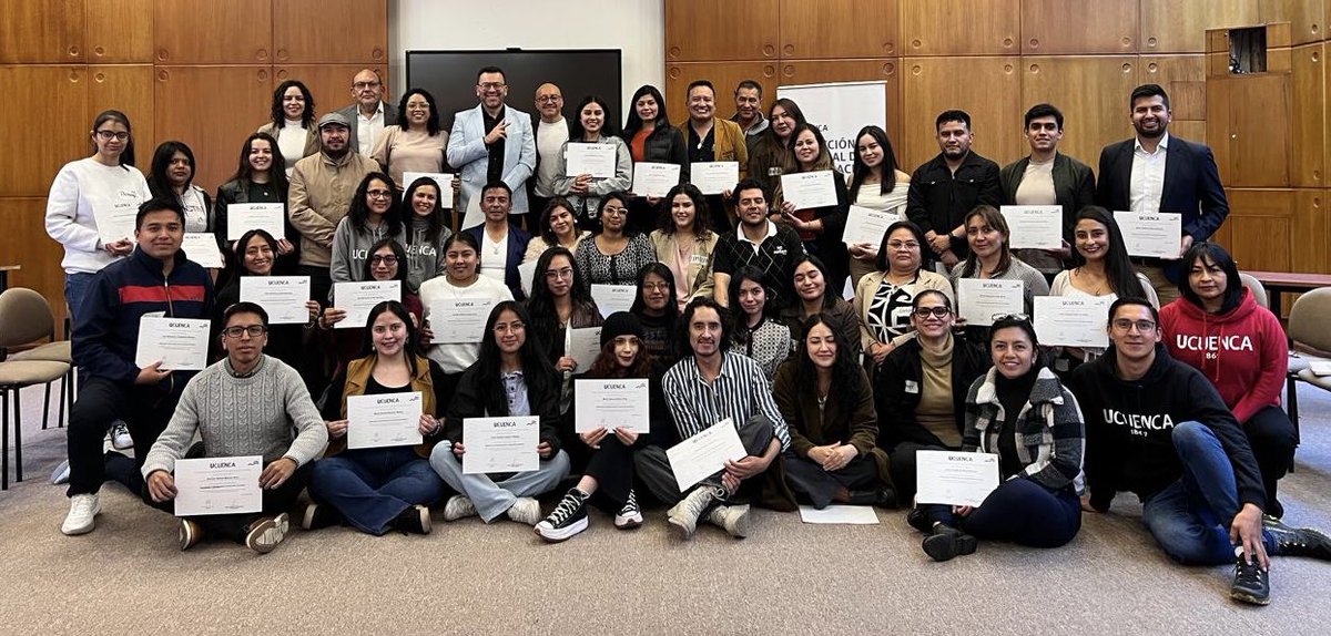 DavidAvilaMaxi9's tweet photo. Culmino con satisfacción el proceso formativo “Gobernanza y liderazgo para el desarrollo territorial” de la @udecuenca y @SociedadUcuenca Seguimos sumando conocimientos desde la investigación y gestión pública al desarrollo de nuestros territorios. #Gobernanza #Liderazgo https://t.co/HhDiljp0k5