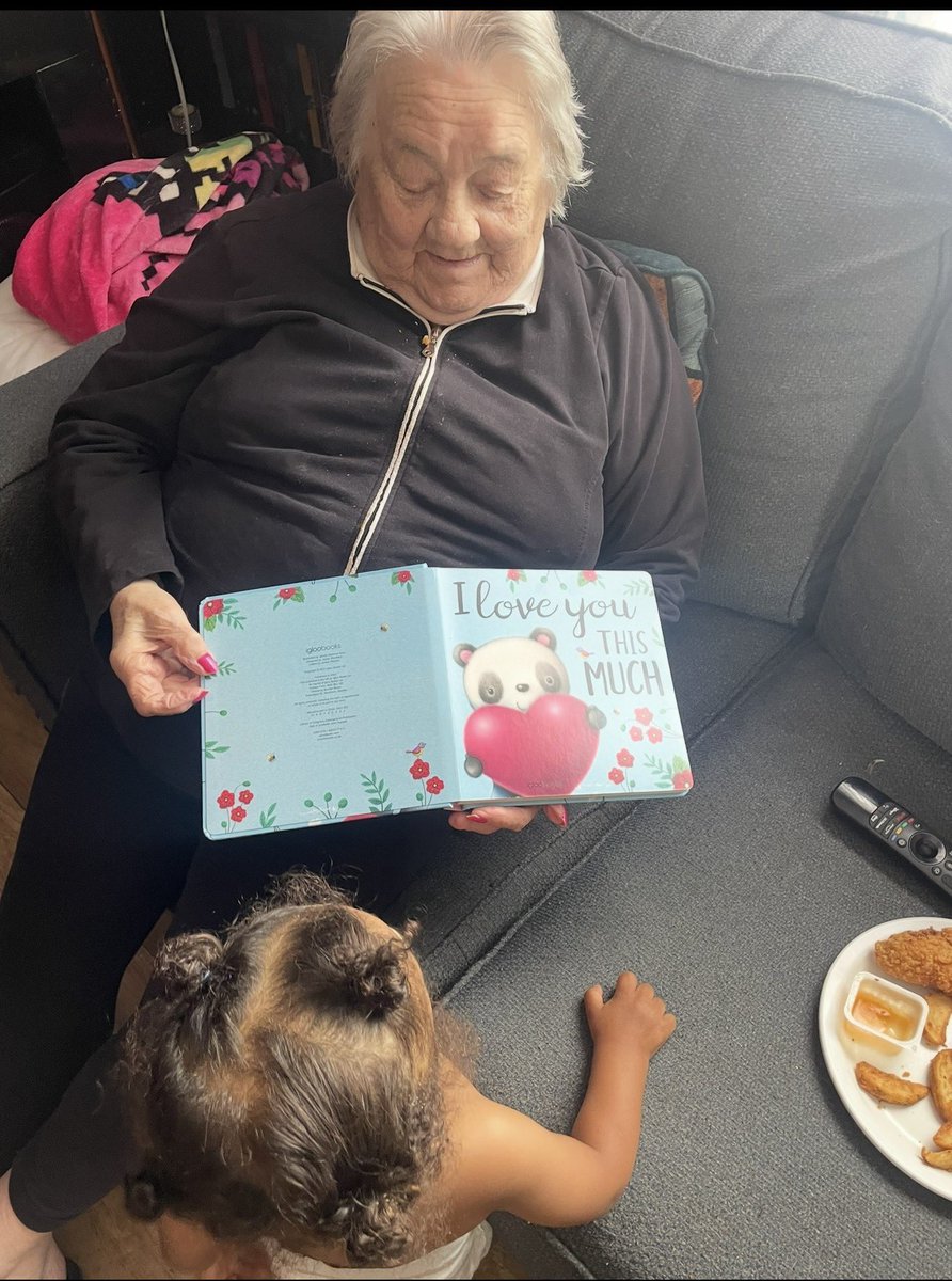 queensnob__'s tweet photo. Rest peacefully Grandmeré 💜🕊️ https://t.co/n2s1H5SZcg