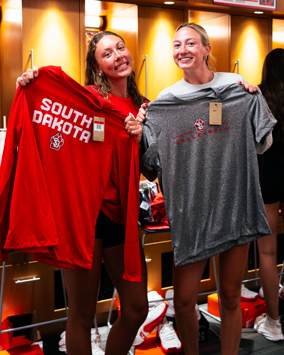 South Dakota Volleyball tweet media