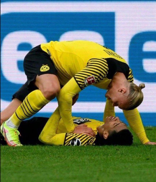 fullofwhimsyy's tweet photo. I need England to win so that Jude and haaland can be reunited and we can hv some good old Haalingham yaoi like the good old days when they played for dortmund together xx https://t.co/kLzMa5ndSk