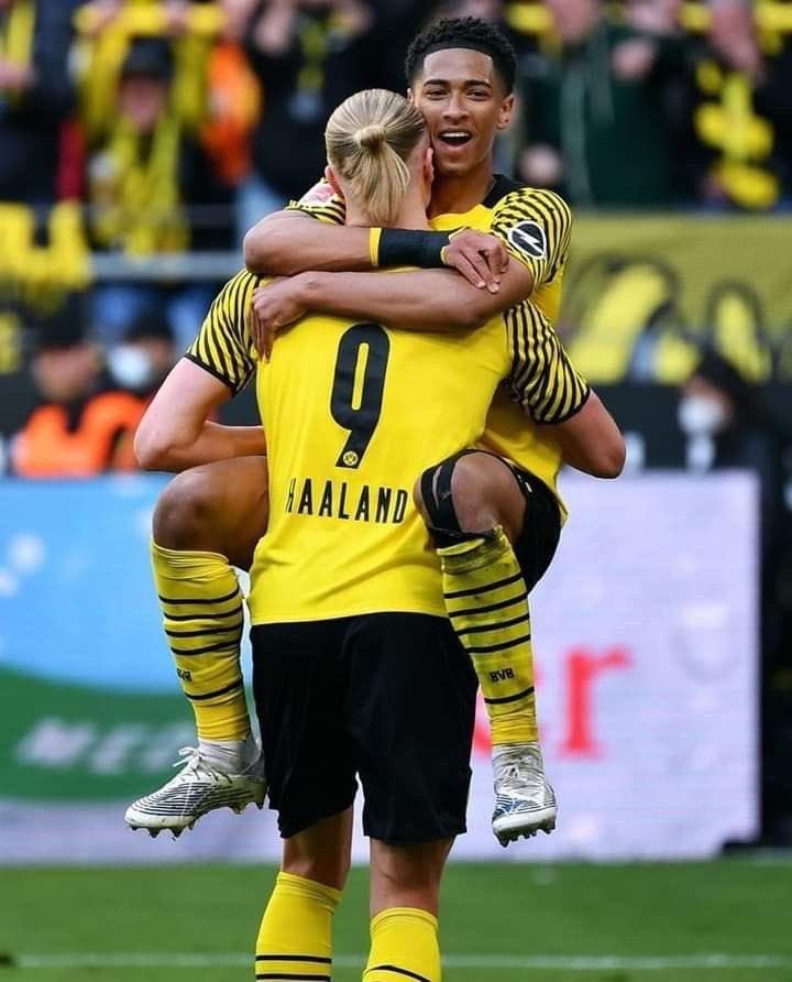 fullofwhimsyy's tweet photo. I need England to win so that Jude and haaland can be reunited and we can hv some good old Haalingham yaoi like the good old days when they played for dortmund together xx https://t.co/kLzMa5ndSk