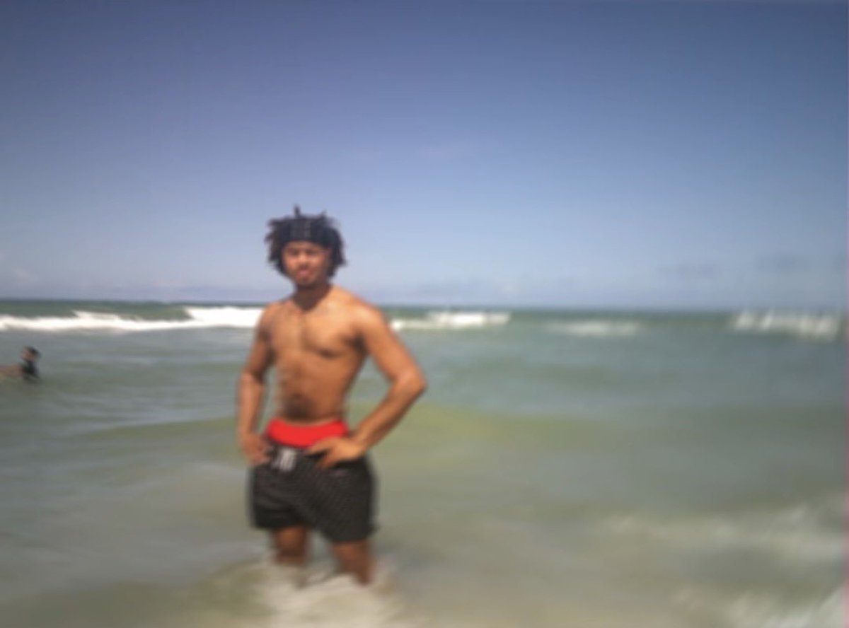 ronctrls's tweet photo. hot boy summer https://t.co/KCb49tHE7U