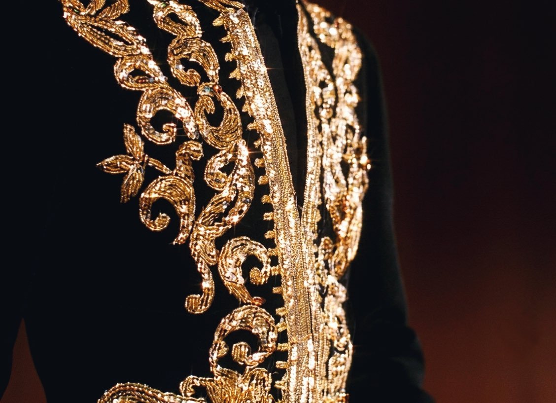 ALegendCalledMJ's tweet photo. Only one person could dress this way. https://t.co/tjKCk4AcZt