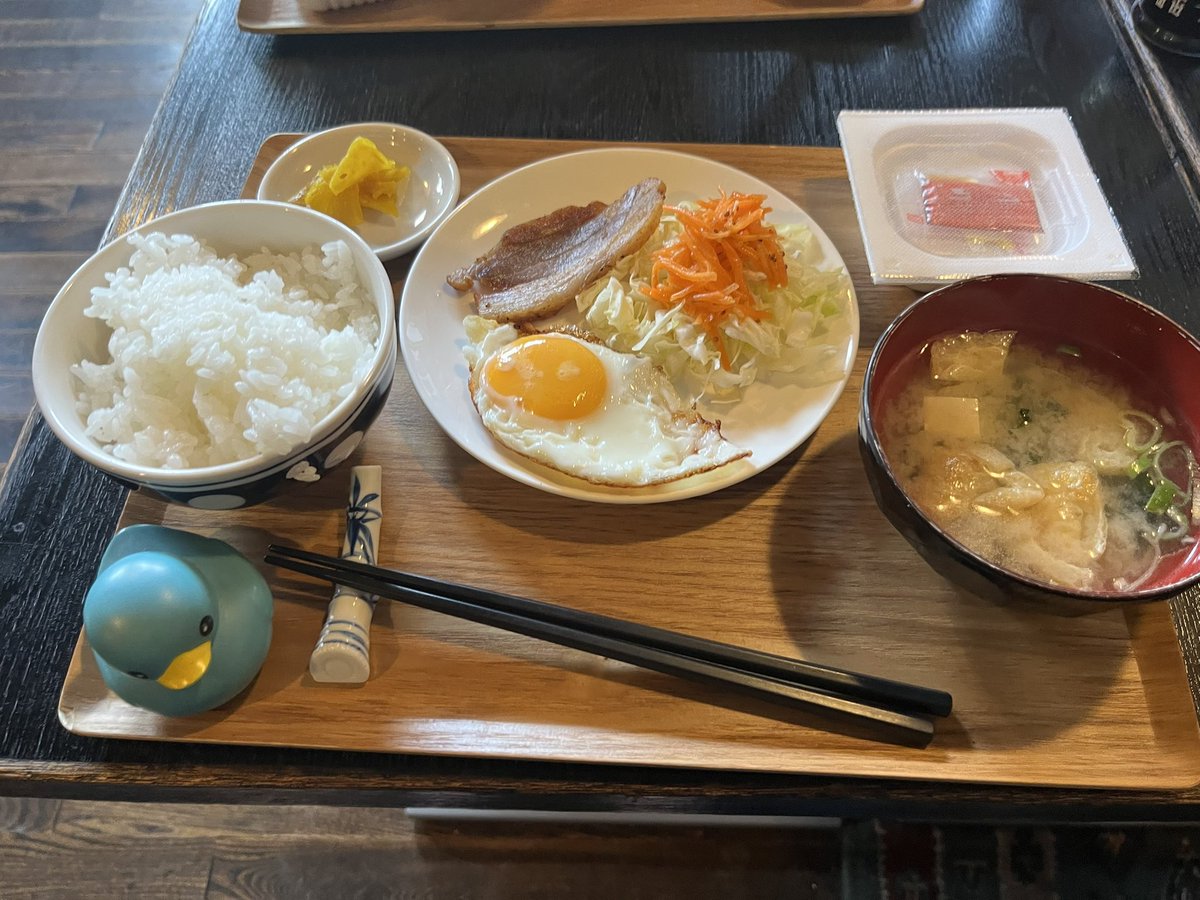 holidaymargarin's tweet photo. 朝なう。朝と言えば朝食ですね🍚🥚🥓✨美味いわ🐤🐻🎶 https://t.co/PNcyWbbgFS