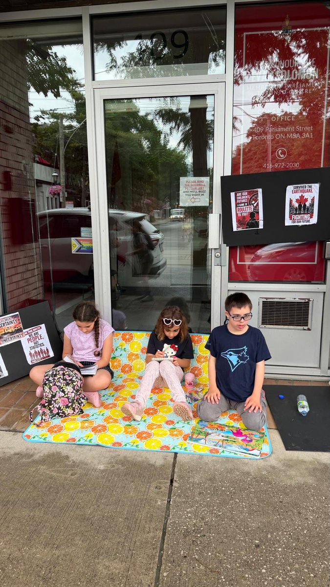 Yusufaltn23's tweet photo. @ts2023canada @dhldbln @MarkJCarney @LenaMetlegeDiab @CitImmCanada @CanadianPM @CTV @CP24 @socialist_ca @JulieDzerowicz @nkeung @TurkishVoiceCan @shafqatalimp @AnitaAnandMP @EvanLSolomon @rechievaldez @timhodgsonmt The impact won’t stop with us—it will be felt by employers, landlords, banks, local businesses, and the schools our children call home. #ExtendTS2023 #FrozenForCanada https://t.co/6RlmG8ReuX