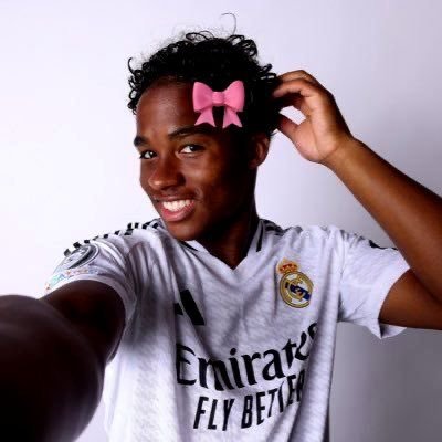 hiddlesreid's tweet photo. não falem do príncipe Endrick, vcs tacando hate nele são todos meus inimigos, menino vai brilhar muito ainda https://t.co/j5PqejKU8v